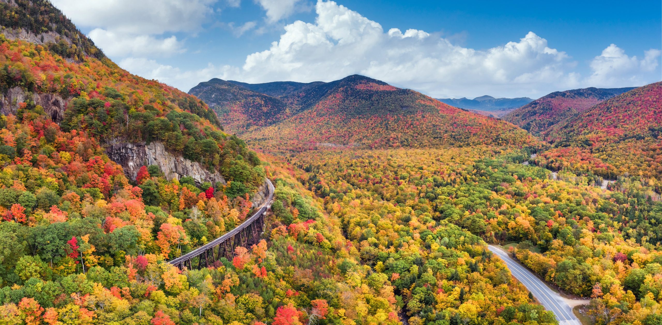 Fall Foliage at Frankenstein Cliff on Crawford Notch Road in the White Mountain national Forest