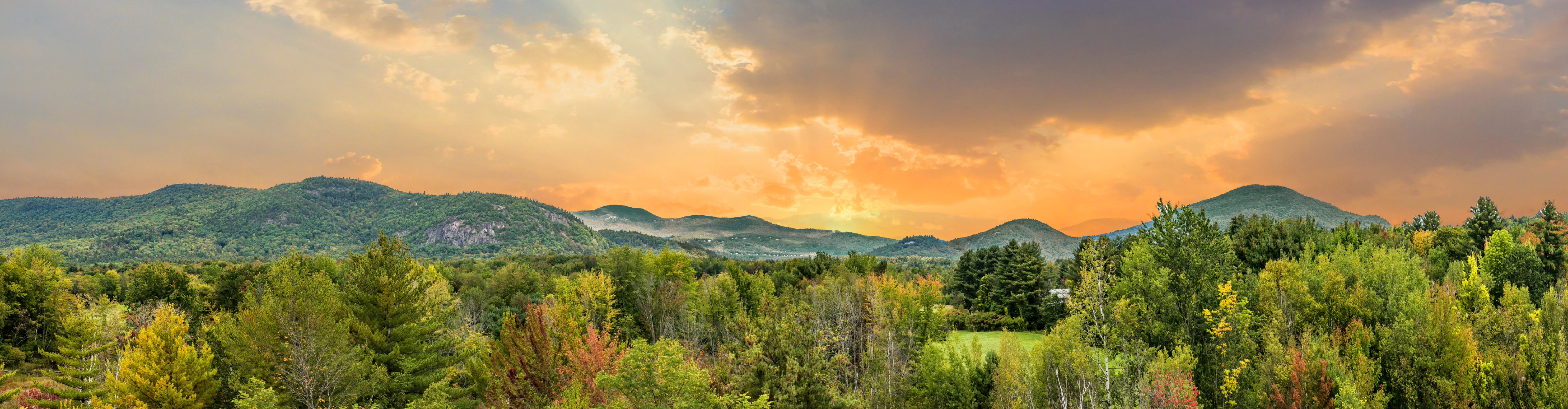 view to the white Mountains in New Hampshire