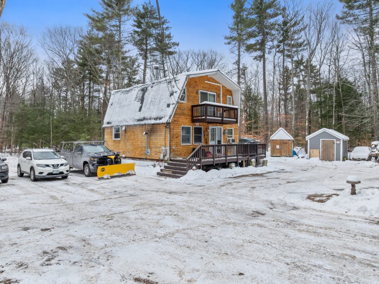 82 Sawyer Lake Road, Gilmanton, NH