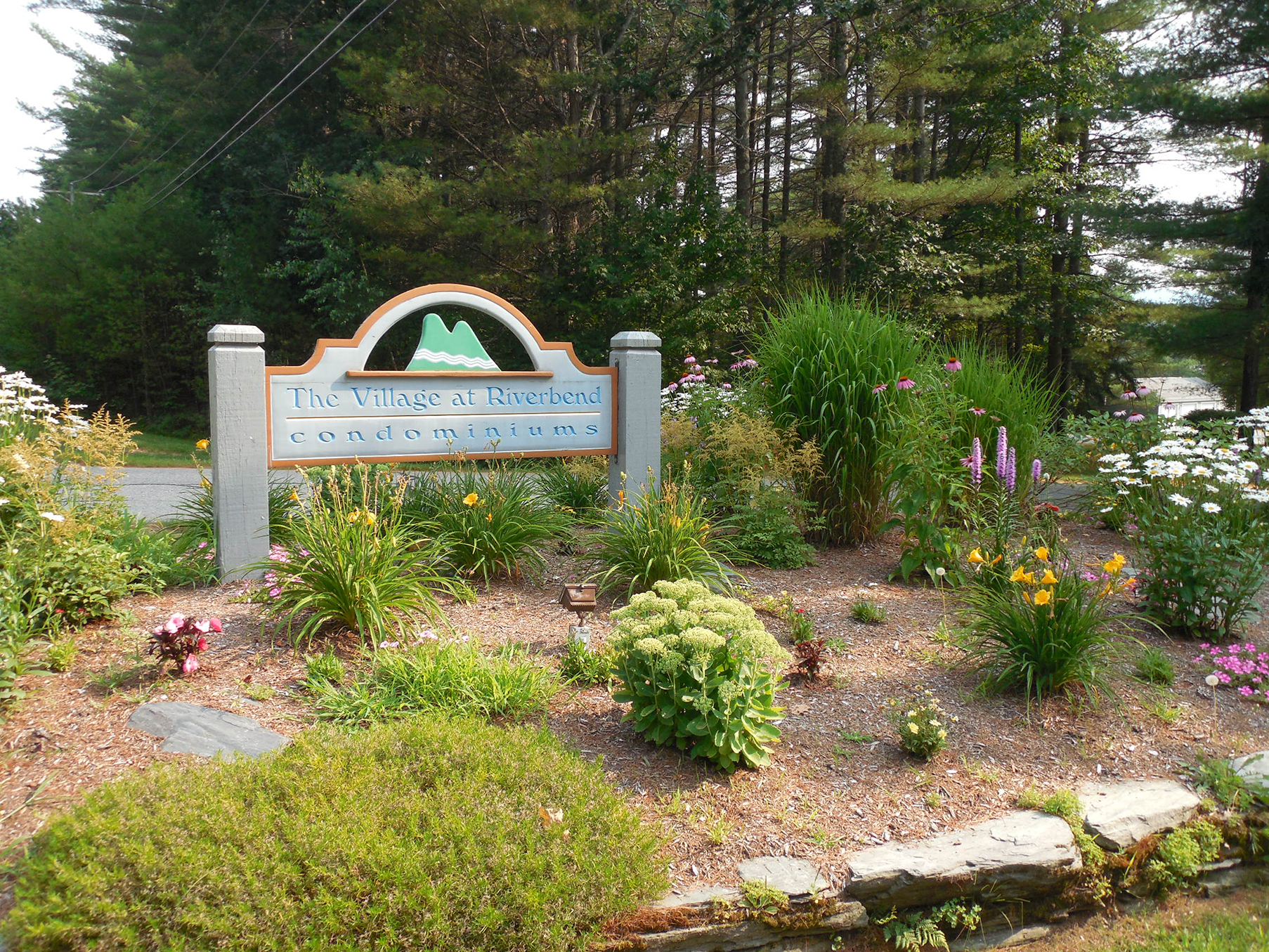 The Village at Riverbend and Ropewalk Condominiums on The Pemi