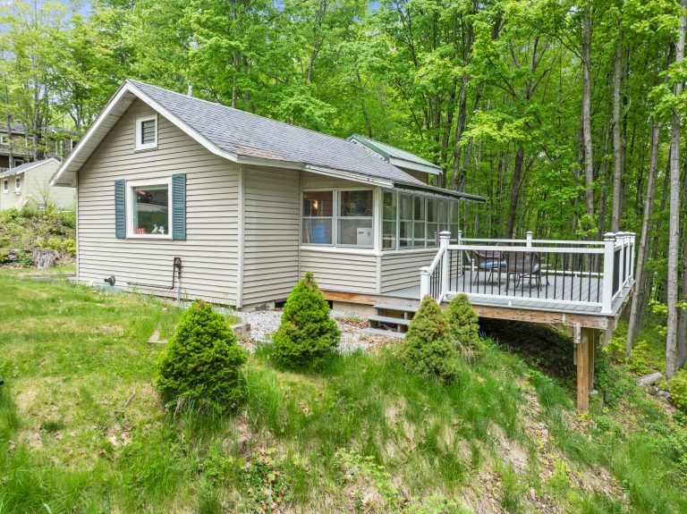 102 Highland Street, Plymouth, New Hampshire